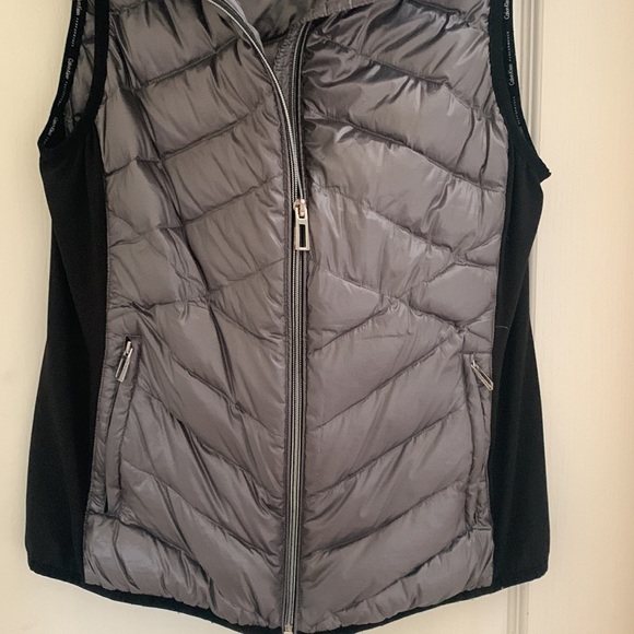 Calvin Klein vest - Picture 4 of 8